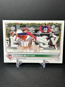 2022 Topps Holiday Variation Rare PRESENTS (820) #67 BYRON BUXTON Twins!! - Picture 1 of 3