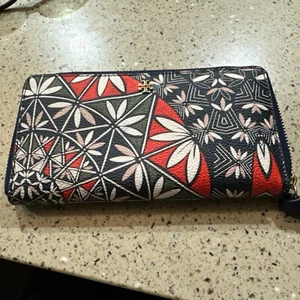 Tory Burch Wallet Large - Picture 1 of 3