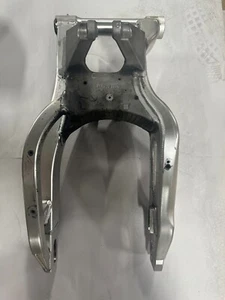 2004-2007 HONDA CBR 1000 OEM REAR SWINGARM - Bild 1 von 15
