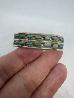 BEAUTIFUL OLD VINTAGE SIGNED ZUNI STERLING&TURQUOISE NEEDLE POINT CUFF BRACELET! - Image 1 of 4