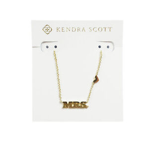 Kendra Scott Mrs. Lettered Pendant Necklace in Gold