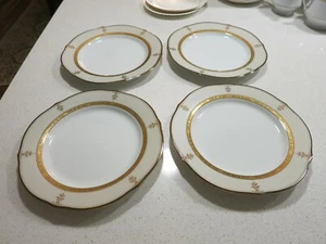 NORITAKE BUCKINGHAM GOLD LOT OF 4 LUNCHEON PLATES - Picture 1 of 3