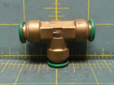 Parker 3/8" to 3/8" to 3/8" O.D. Push-To-Connect Prestolok Tee Fitting - Image 1 of 3