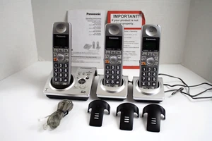 Panasonic KX-TG1033S Phone System in Silver - 3 Handsets - Zdjęcie 1 z 6