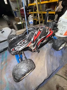 Traxxas Jato 3.3 Nitro Stadium Truck - Picture 1 of 12