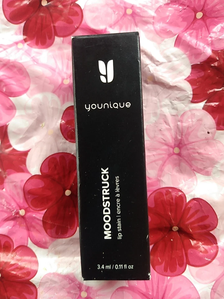 MANCHA LABIAL MOODSTRUCK YOUNIQUE --amigável -- - Imagem 1 de 1