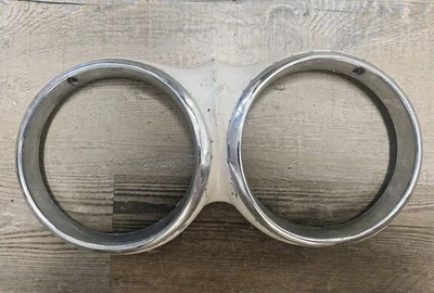 Bisel de faros Buick LeSabre Invicta Electra 1960 GM OEM Foto 1 de 4