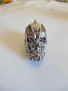 TERMINATOR ** {{ METALLO CROMATO / T-800}} ** PORTACHIAVI ****SPEDIZIONE GRATUITA** - Foto 1 di 5
