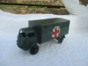 MATCHBOX MILITARY  SERVICE AMBULANCE no packaging FORD 3 TON 4X4 6.5cm long - Picture 1 of 8