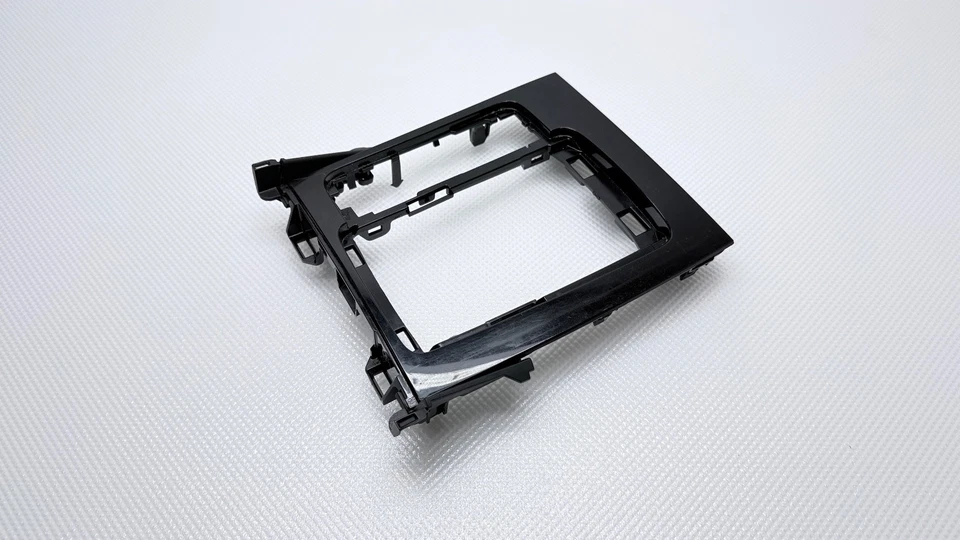 Оригинальная накладка на ободок переключателя передач для центральной консоли Mazda 3 2014–2018 годов выпуска BADF-64341 - Изображение 1 из 4