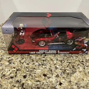 Jada 1/24 DC Comics Harley Quinn & 1969 Chevy Corvette Stingray Die-Cast BNIB - Picture 1 of 6