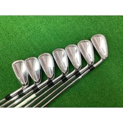 Bridgestone Iron Set     TOURSTAGE X-BLADE 709 MC 7S Flex X Dynamic Gold - Image 1 of 4