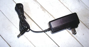 OEM - AC-DC Power Supply - Model: TS-A018-120015AD / TS-A018-120015JD / 12V 1.5A - Picture 1 of 6