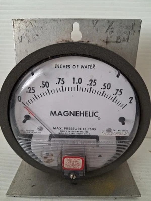 Dwyer Instruments 2002C Magnehelic Pressure Gauge Range 0-2" w.c. 15psig - Image 1 of 3