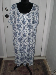 ENCORE By Karen Neuburger Size 3X NWT White with a Navy Blue Pattern Nightgown - Picture 1 of 3