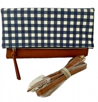 Bolso sin asas plegable Sole Society Jacey de cuero sintético azul marino/blanco a cuadros Foto 1 de 3