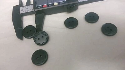 mara max button single black resin 17 mm 2-hole - Image 1 of 4