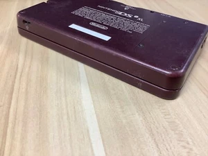 Nintendo DSi XL System Burgundy Cracked screen - Picture 1 of 6
