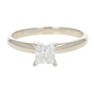 Anillo de compromiso solitario de diamantes talla princesa de 0,74 quilates de oro blanco de 14 k talla 6,75 Foto 1 de 4