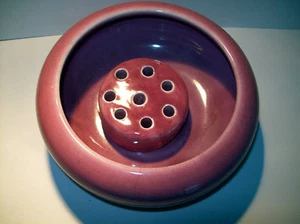 1940'S WELLER POTTERY PINK  LOW VASE WITH FROG - Picture 1 of 1