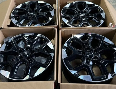 LIKE NEW (4) Wheels Rims Kia Sorento 52910P2610 Blk Mach 18X7.5 Fits Sedona OEM - Image 1 of 3