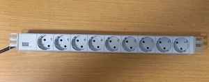 Bachmann 333.401 9x250V-16A Socket Tray 19-Inch ALU PDU - Afbeelding 1 van 2