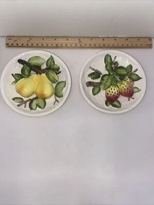 "Platos de fruta elevados en 3D de colección 5"" peras fresas" Foto 1 de 4