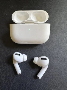 Apple AirPods Pro z bezprzewodowym etui ładującym - białe - czytaj - Zdjęcie 1 z 4