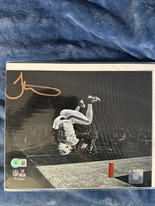 TYREEK HILL AUTOGRAPHED 8X10 PHOTO DOLPHINS SELFIE BACKFLIP BECKETT 222816 - Picture 1 of 4