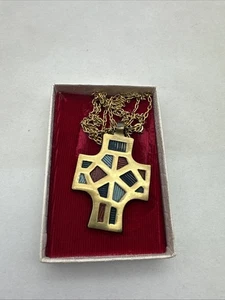 Israel 1966 Terra Sancta mosaic gold brass cross pendant - Picture 1 of 7