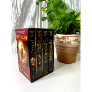 J.R.R. Tolkien Hobbit / Lord Of The Rings Paperback Set 4 Books - Picture 1 of 7