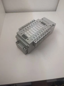 Numatics Verteiler mit 239-1090 Term. Leiste, 1xR21BBDZ4MK00061, 7xR20BBD00M000061 - Bild 1 von 6
