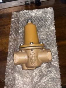 NEW Watts 3/4 Iron Body Water Pressure Regulator Adjust LFN250B-Z2 - Picture 1 of 3