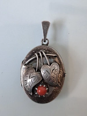 Molto Bello, Vecchio Ciondolo, 835 Argento Con Corallo, Fotomedaillon - Immagine 1 di 4