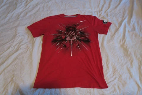 Nike Georgia Bulldogs UGA Superbad Gloves Football Player T-Shirt Men's Medium Cover