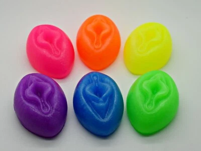 Vulva Soaps – Funny Vagina Gift Rainbow Lesbian Pride LGBTQ Hen Party Vegan 2pcs