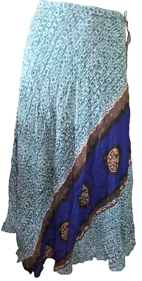 Falda midi de algodón batik verde boho corbata lateral mediana The Territory Ahead Foto 1 de 4