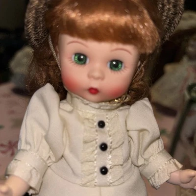 亚历山大夫人 8 英寸娃娃安妮·摩尔 #39715 — 第 1/4 张图片