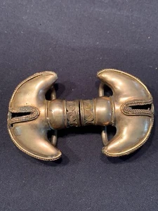 Fibbia per cintura donna ottone antico due pezzi vintage - Foto 1 di 9