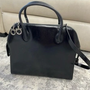 Salvatore Ferragamo Gancini Plate 2 Way Bag Black Leather Structured - Picture 1 of 16