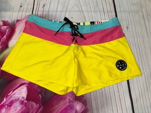 Maui And Sons Damen Boardshorts Größe 9 gelb pink - Bild 1 von 6