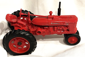 Vintage 1988 Farmall red tractor no box working parts