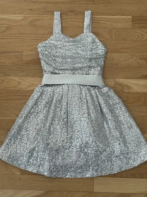 Elisa B. nova sem etiquetas Vestido de casamento Natal lantejoulas prata tamanho 5 boutique - Imagem 1 de 3