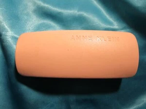 Vintage Anne Klein White Hard Clamshell Eyeglasses Case - Picture 1 of 5