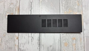 Cubierta de puerta de acceso genuina Dell Latitude 3540 RAM/HDDD 335X3 AP10Z000A00 - Grado A - Imagen 1 de 5