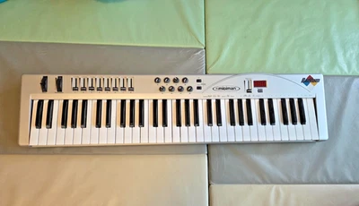 M-Audio Radium 61-Note USB MIDI Keyboard - Bild 1 von 4