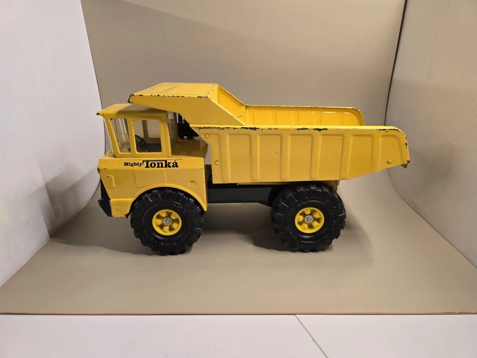 Camión de volteo Mighty Tonka # 3900 1974-75 de colección - amarillo - ¡Excelente estado!! Foto 1 de 4