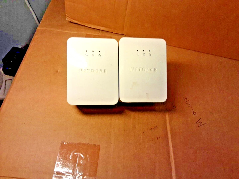 Netgear Powerline AV 200 Powerline Adapter XAV2001  PAIR - Image 1 of 4