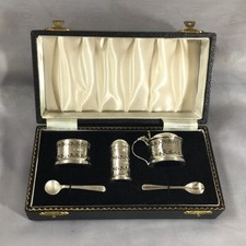 In scatola 1963 William all'allattamento Ltd in Argento Piercing cinque pezzi Oliera