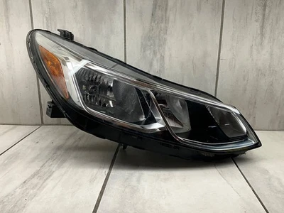 Faro halógeno para pasajero derecho Chevrolet Cruze 2016-19 OEM 42680784 Foto 1 de 4